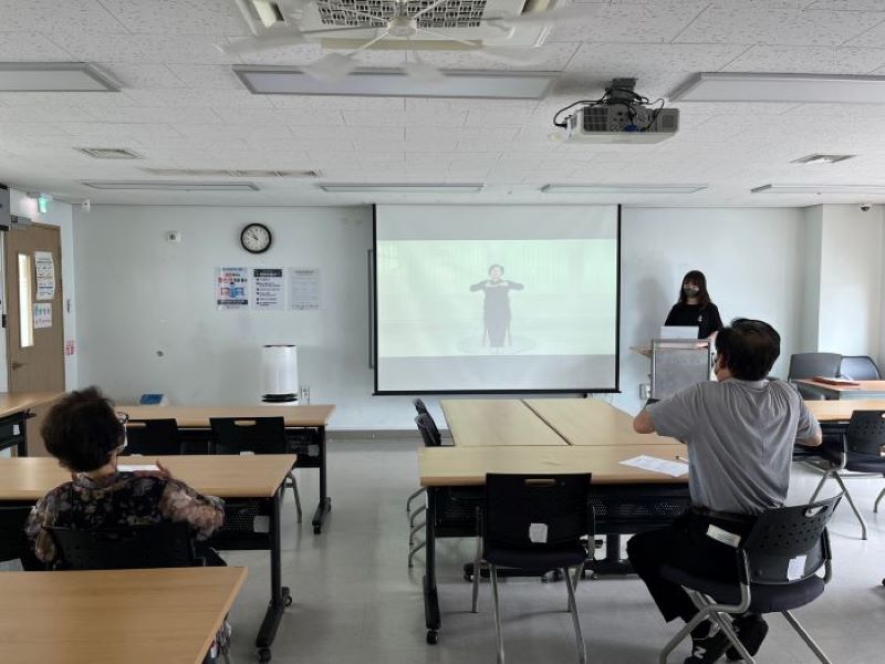 [노인일자리] 홈케어지원 교육 및 활동 실시