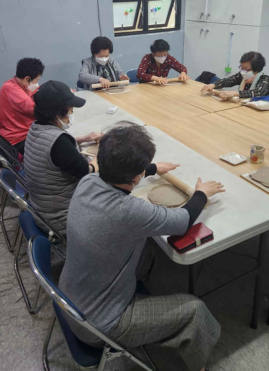 [늘품학습센터] 한글문해교육 체험활동(색소지 접시만들기)