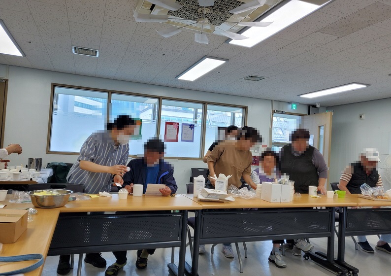 [노인맞춤돌봄서비스] 5월 어버이날 기념 정서지원 프로그램 ‘감사해孝, 존경해孝, 사랑해孝’