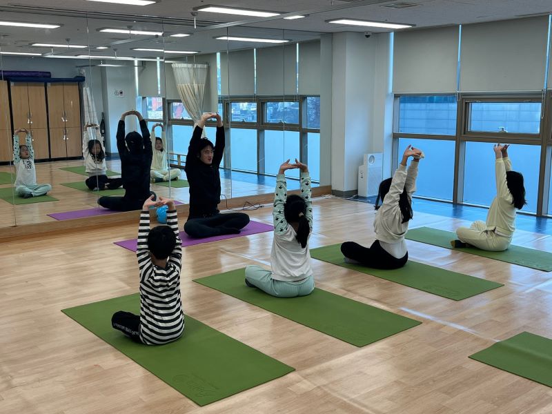 [공간개방사업]지역주민특강- 건강한 겨울나기 아동요가 교실 진행