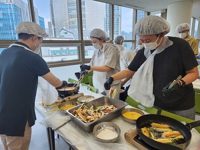 [노인맞춤돌봄서비스] 종근당 3차 가족봉사활동 '추석맞이 명절 도시락 나눔'