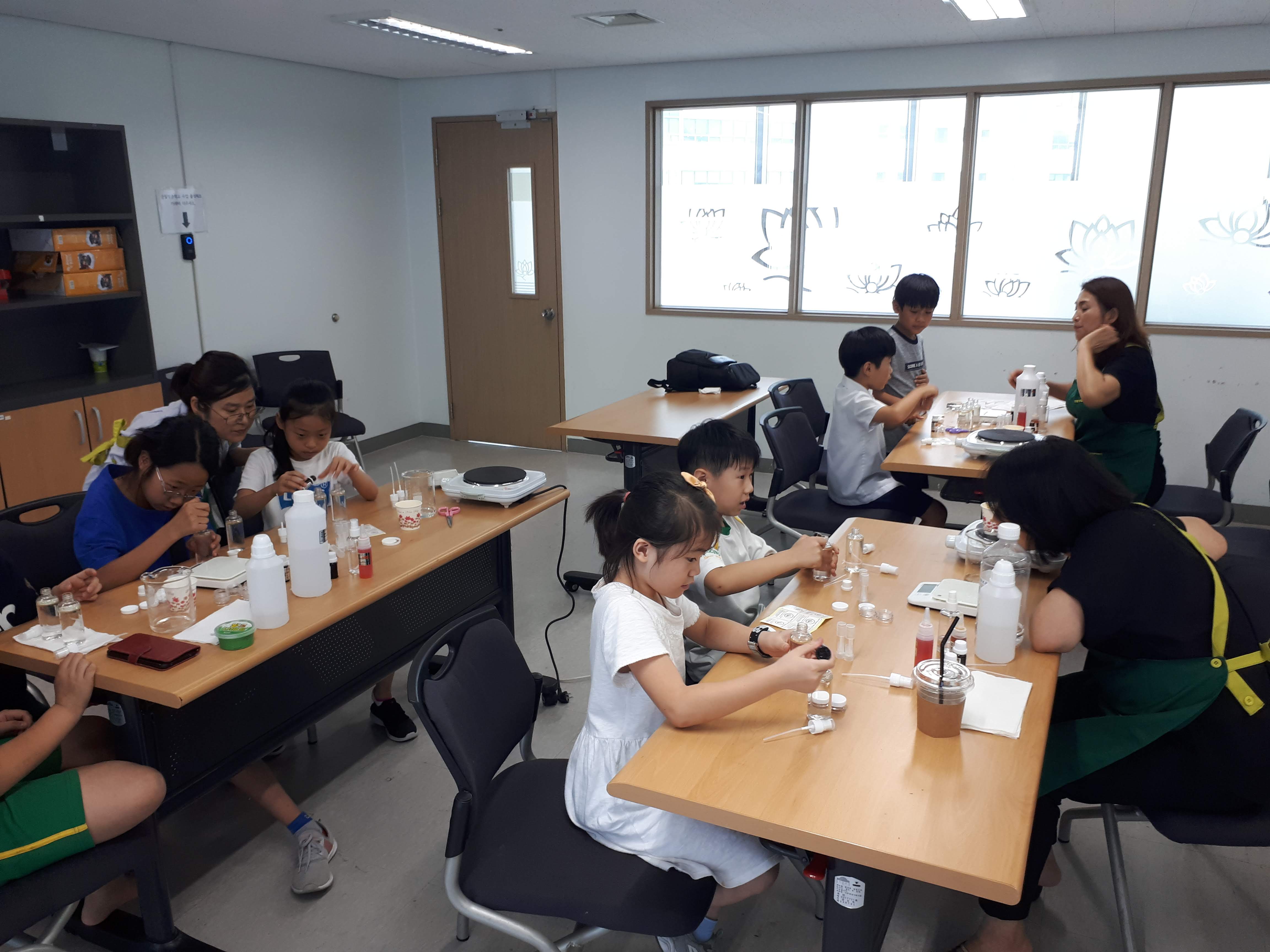 한화생명 강북지역본부와 함께하는 그린아이 봉사팀 에코물품 만들기 실시